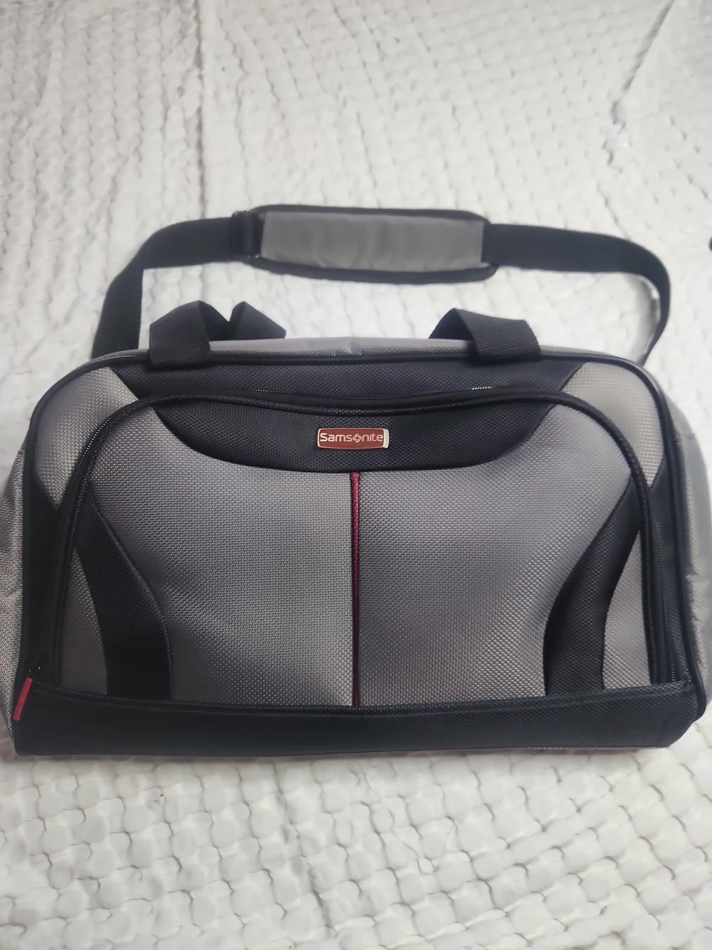 Samsonite Men's Gray and Black Travel 16
